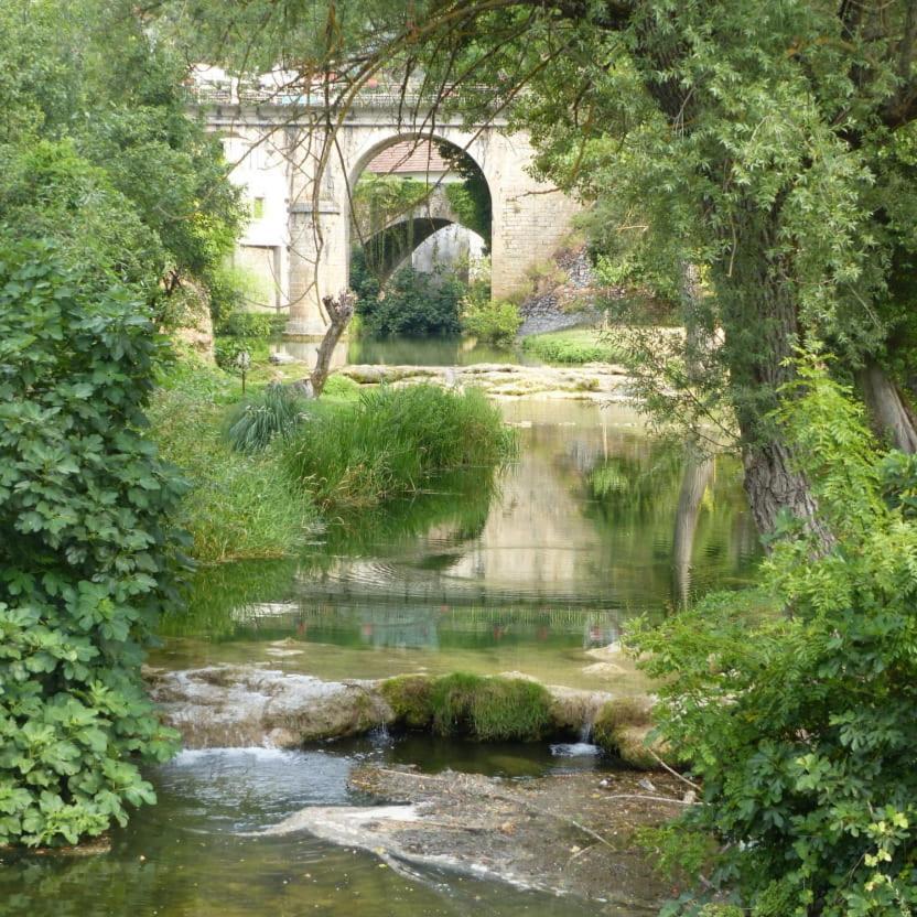 Maison Medievale Avec Jardin Dans Charmant Village Vers  Exterior foto
